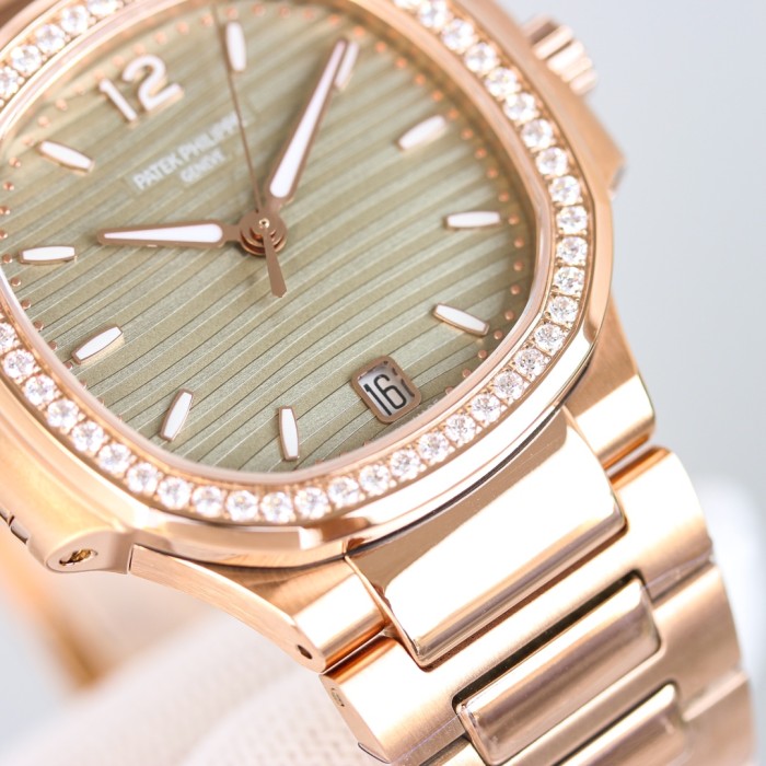 PATEK PHILIPPE NAUTILUS 7118 35.2mm