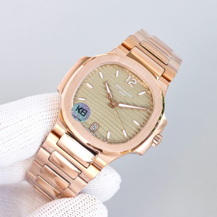 PATEK PHILIPPE NAUTILUS 7118 35.2mm