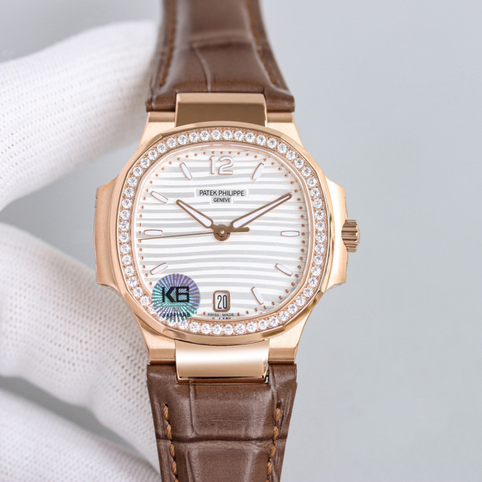PATEK PHILIPPE NAUTILUS 7118 35.2mm