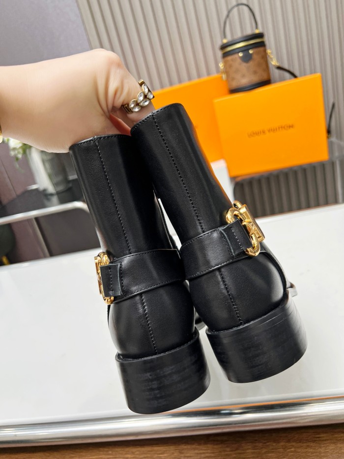 LV 008 boots XM023