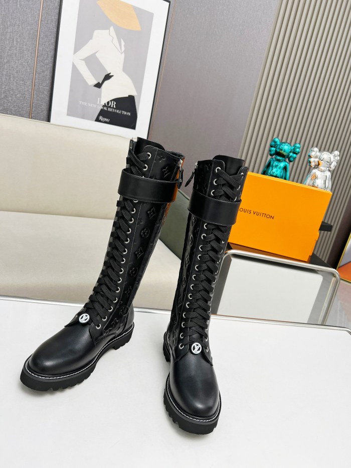 LV 005 boots XM093