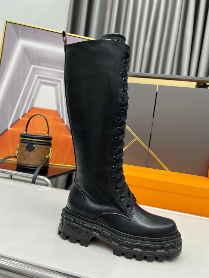 LV 003 boots XM054