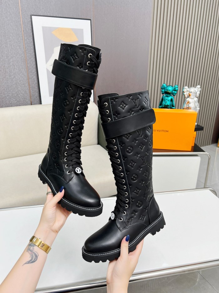 LV 005 boots XM093