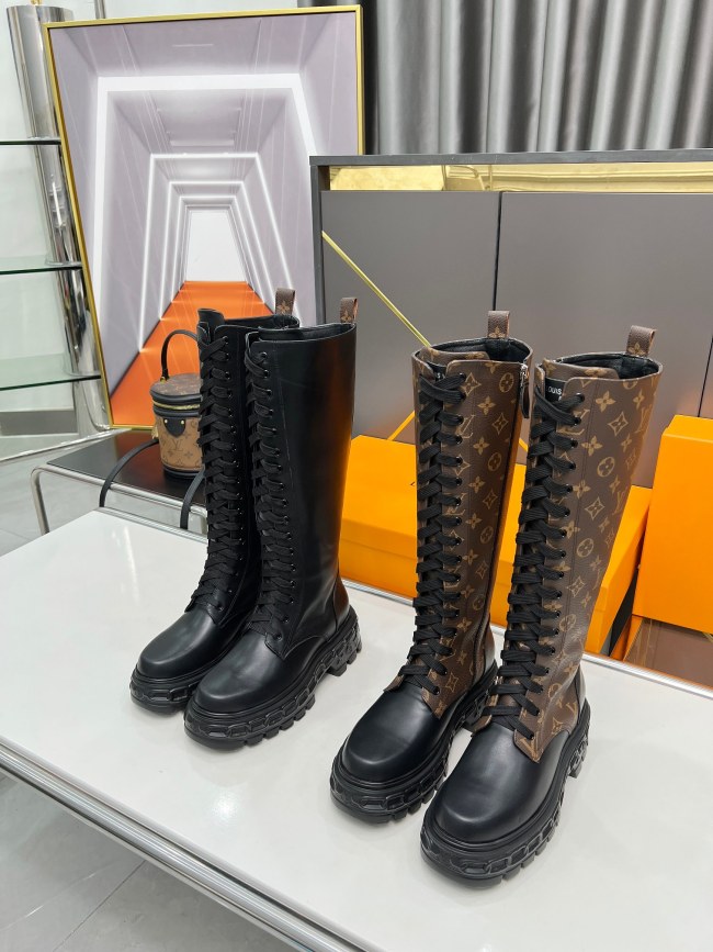 LV 003 boots XM054