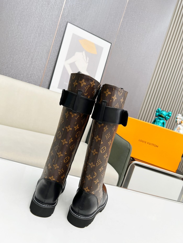 LV 005 boots XM093
