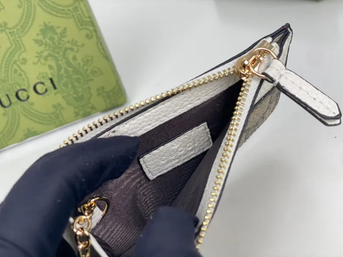 Gucci Zipper Card holder 701070 LM06 12.5cm