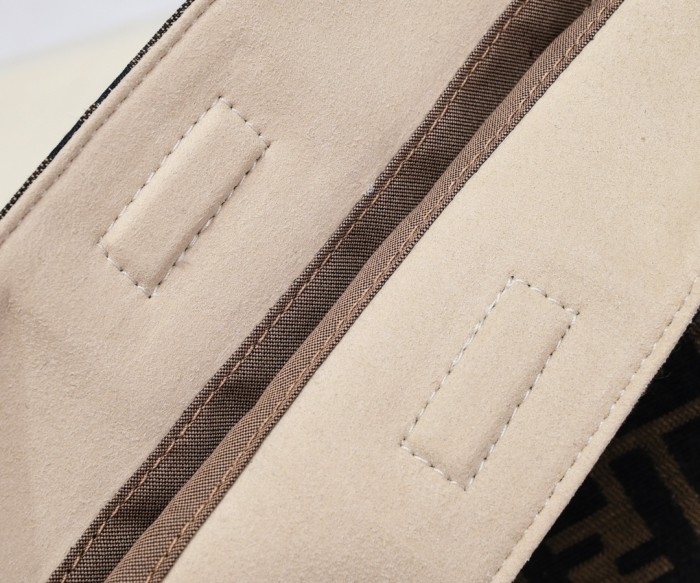 Fendi Vintage Shoulder Bag 1934 LM071 36cm