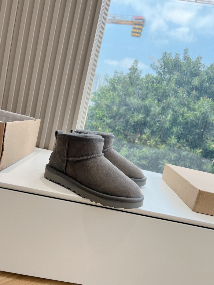 UGG Casual Shoes 004 XM081