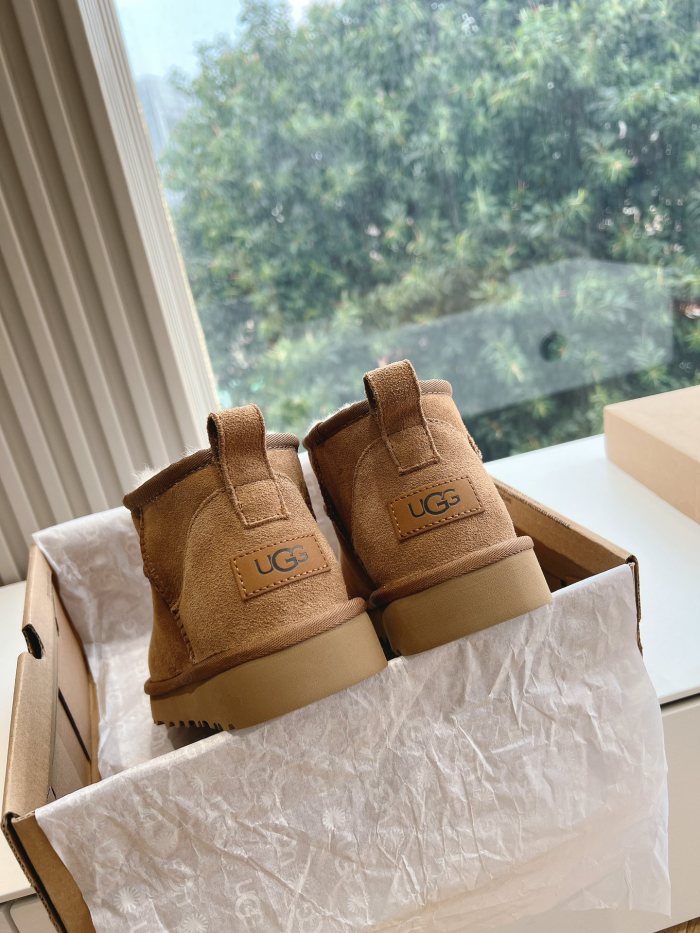 UGG Casual Shoes 004 XM081