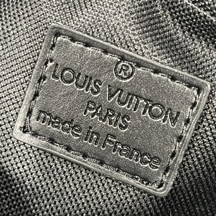LV Alpha Messenger Bag M82542 LM031 18.5cm