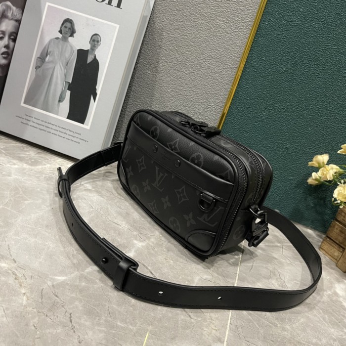 LV Alpha Messenger Bag M82542 LM031 18.5cm
