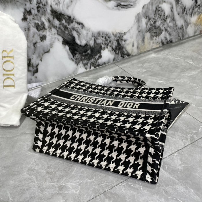 High quality Medium Dior Book Tote 0175 XB022 36cm