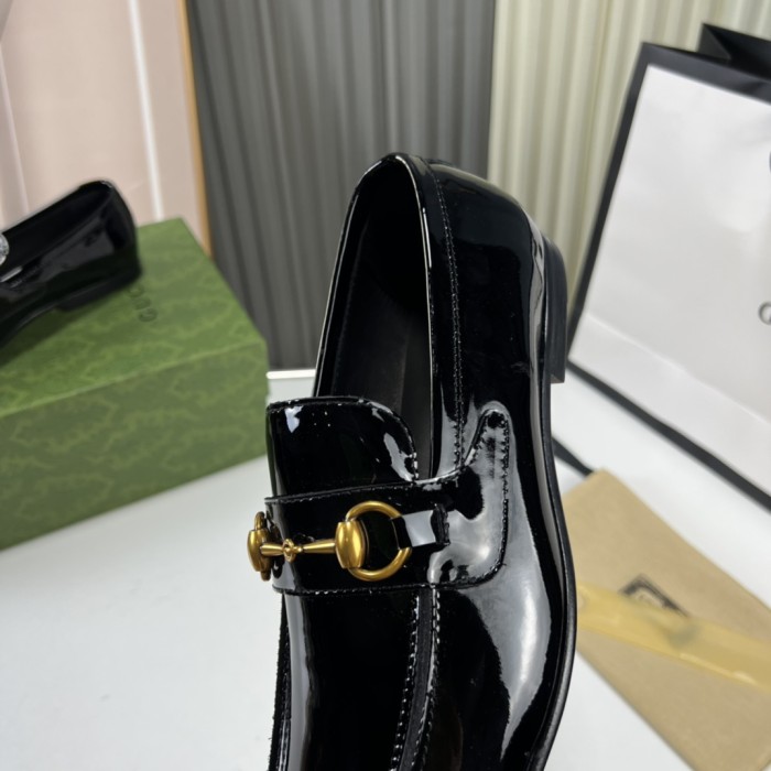 Gucci 024 Casual shoes XM053