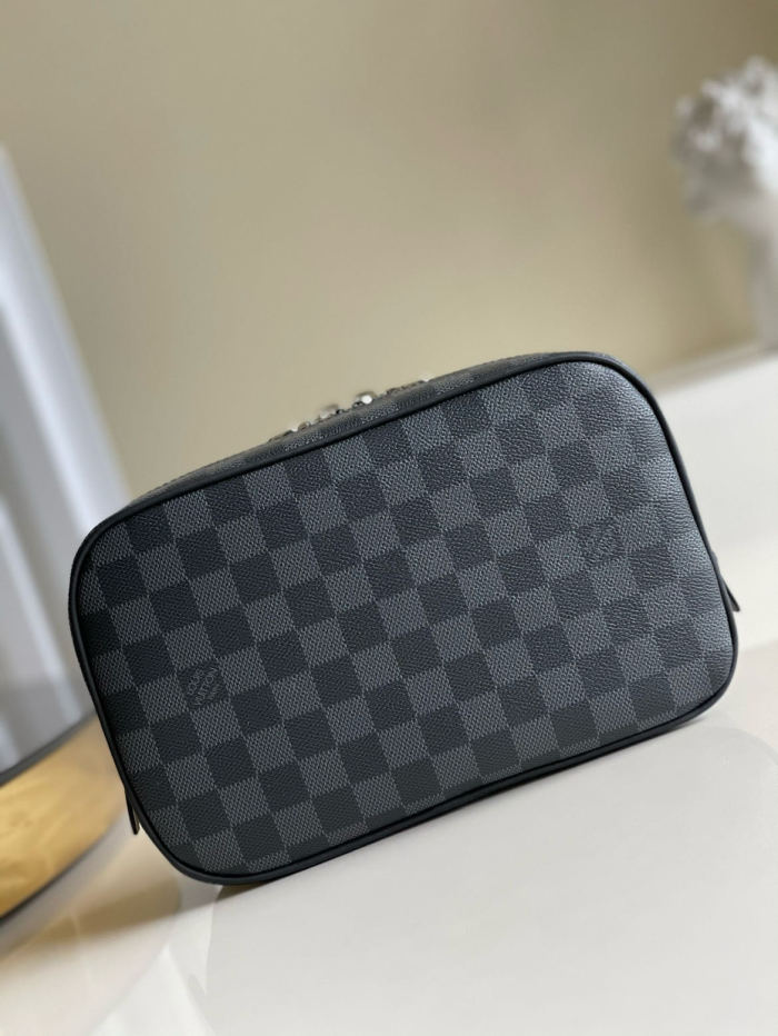 Louis Vuitton Toiletry Pouch M43383 LM001 26cm