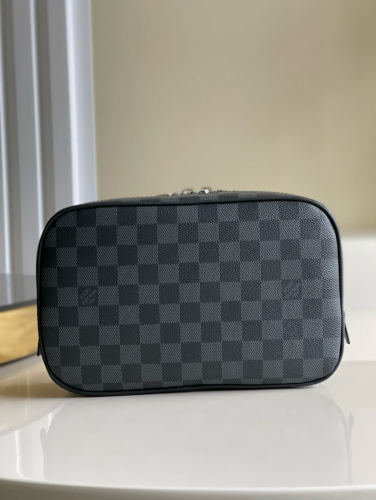 Louis Vuitton Toiletry Pouch M43383 LM001 26cm
