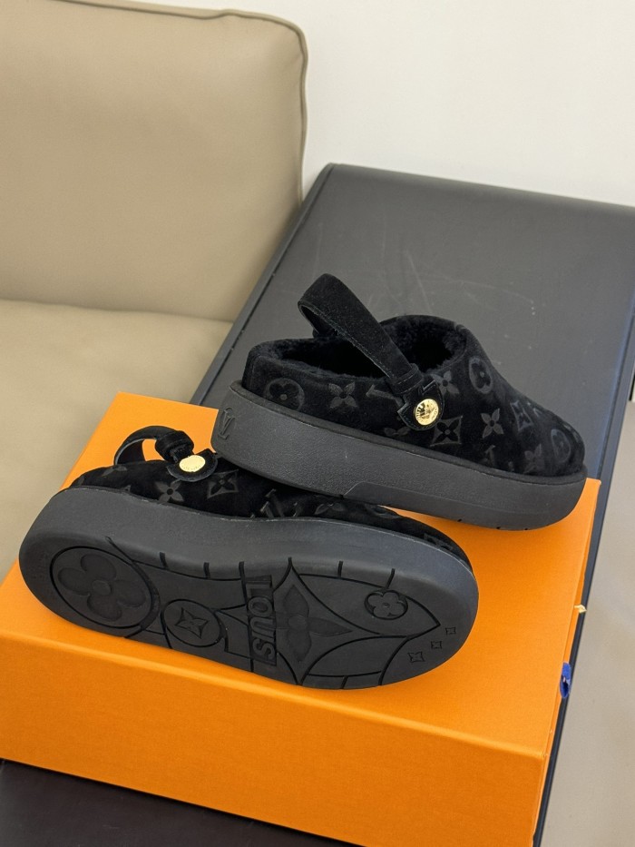 LV shoes 018 XM023