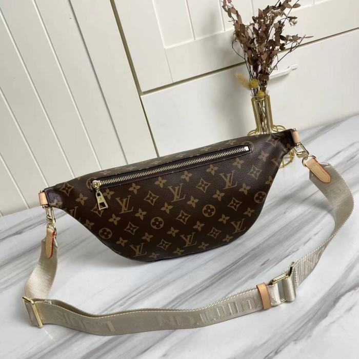 LV46784CS031 38×16×7.5cm