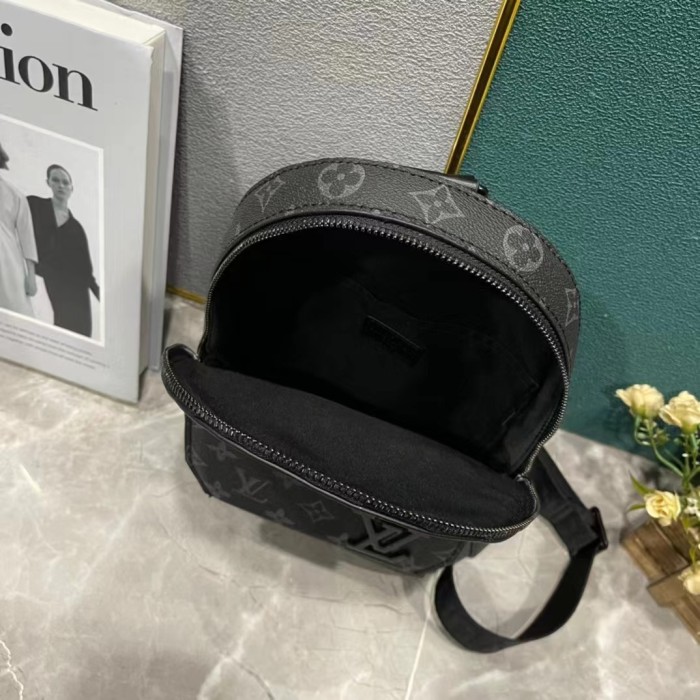 LV Pilot Slingbag M23736 XX061 20cm