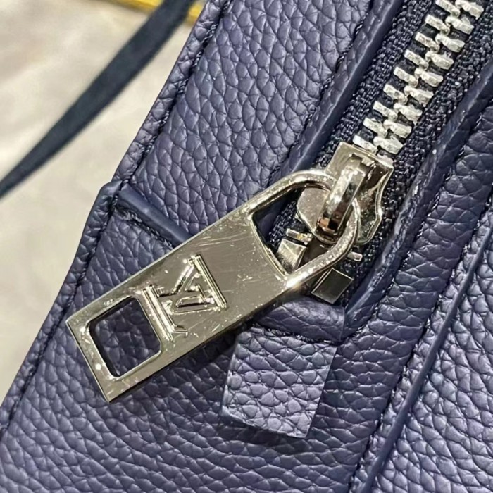LV Pilot Slingbag M23736 XX061 20cm