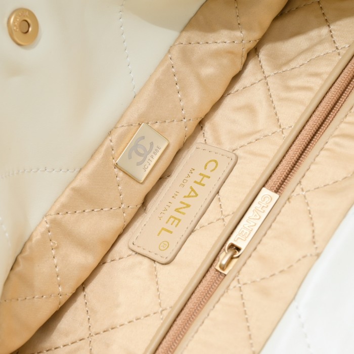 Chanel 23S bag AS3260 LM081 37cm