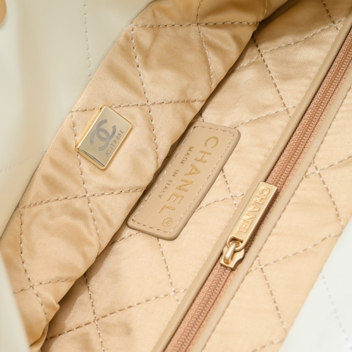 Chanel 23S bag AS3260 LM081 37cm