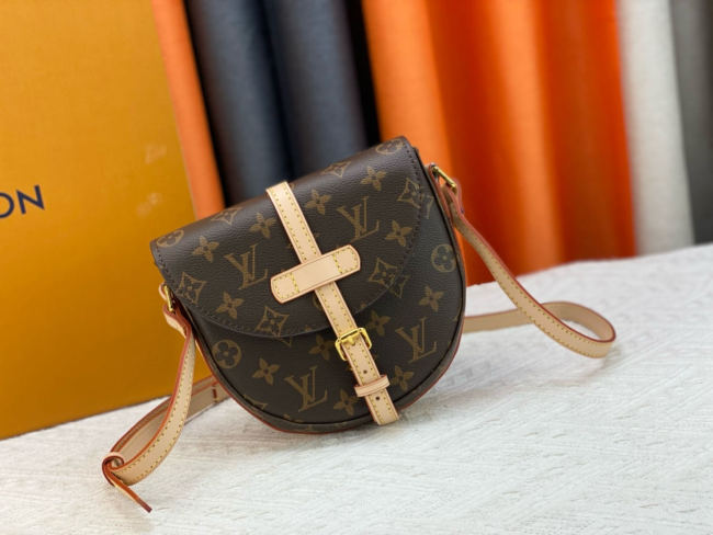 LV Shoulder Bag M51233 LM051 24cm