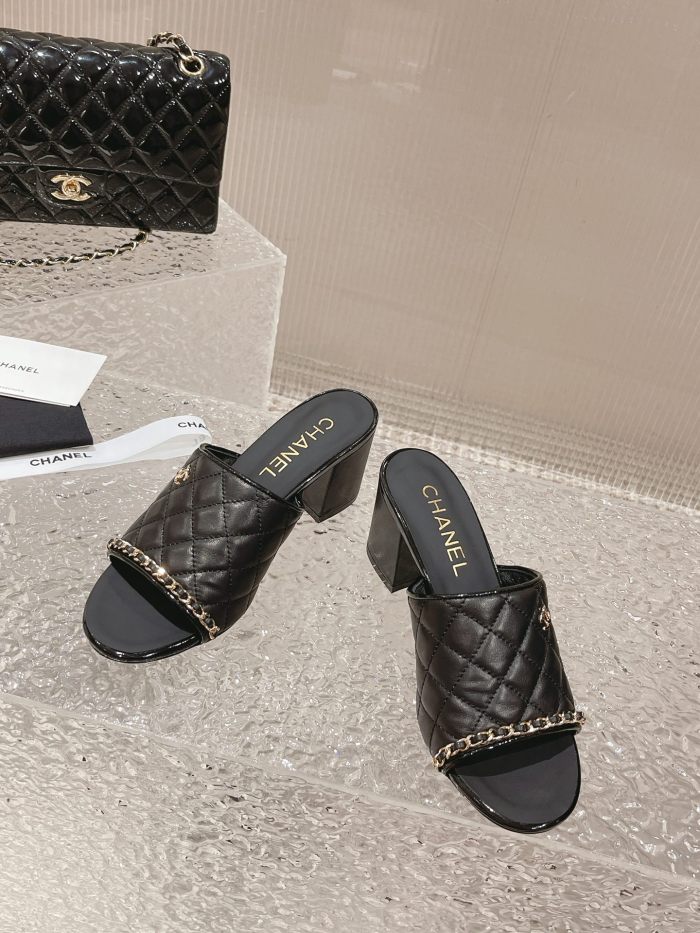 Chanel shoes 043 XM082