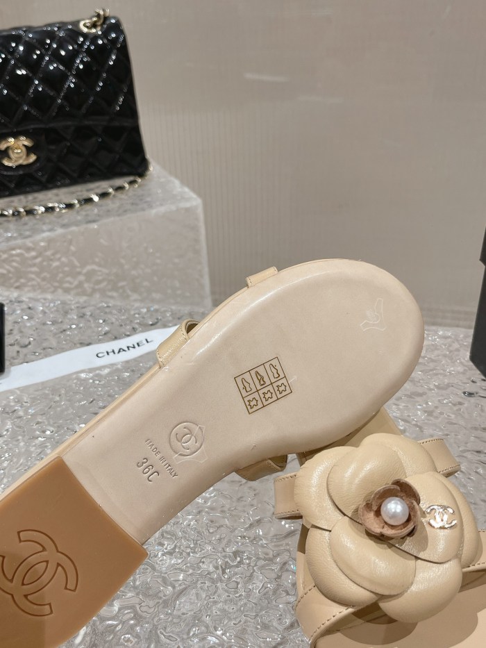 Chanel shoes 047 XM082