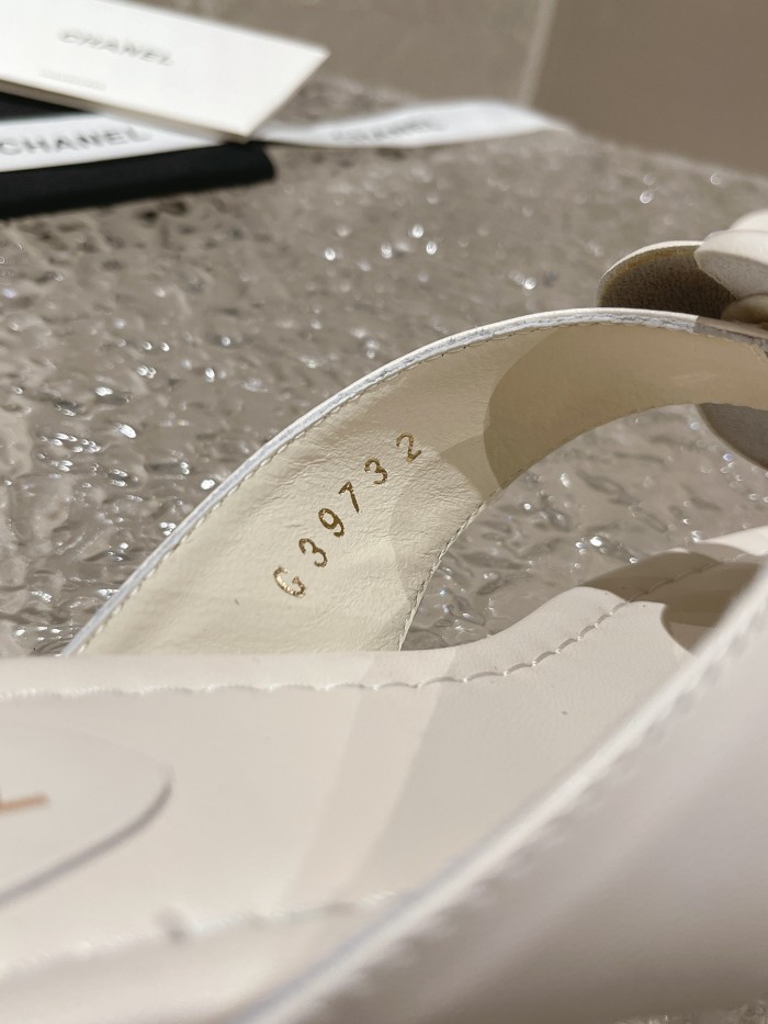 Chanel shoes 048 XM082