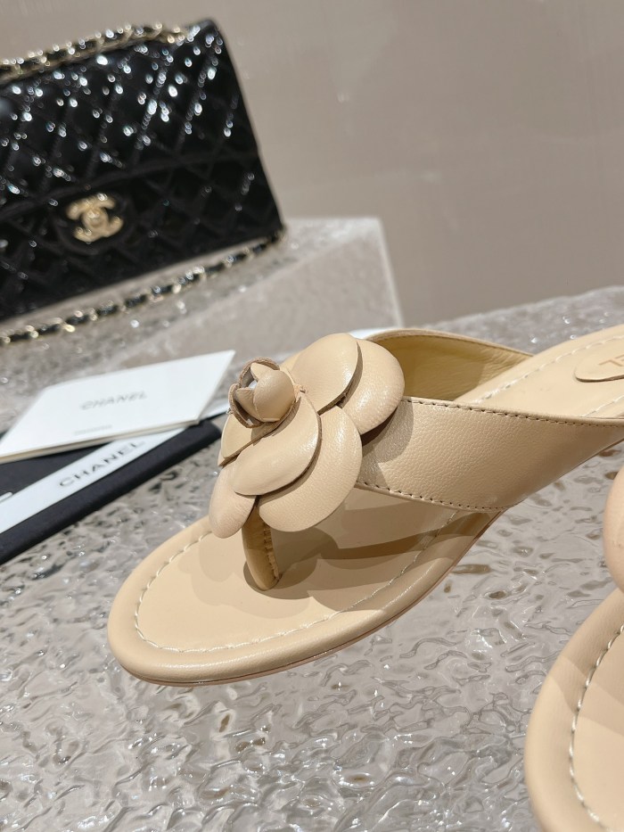 Chanel shoes 048 XM082