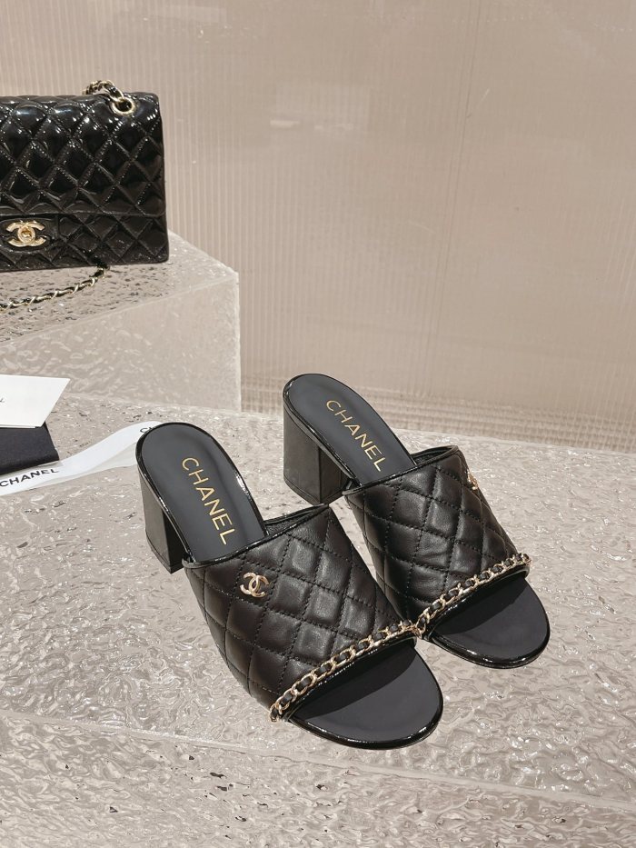 Chanel shoes 043 XM082
