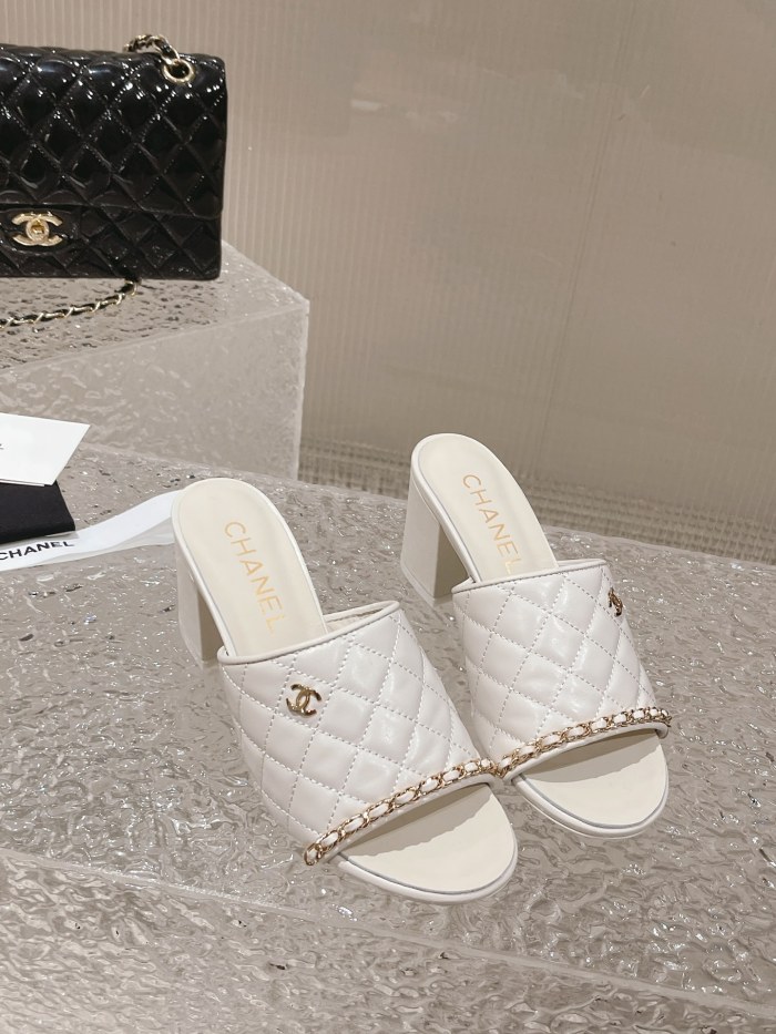 Chanel shoes 043 XM082