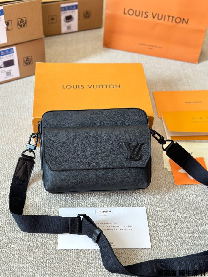 High quality LV Fastline Messenger Bag M22482 DB552 23.5cm
