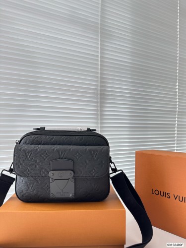 High quality LV S Lock Messenger Bag M58489 DB022 24cm