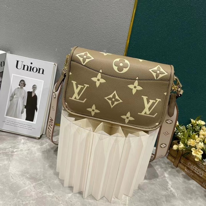 LV DIANE Bag M45985 XX061 25cm