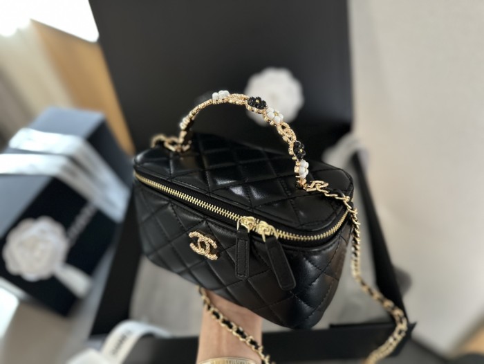 Chanel Cosmetic Bag 004 DB551 18cm