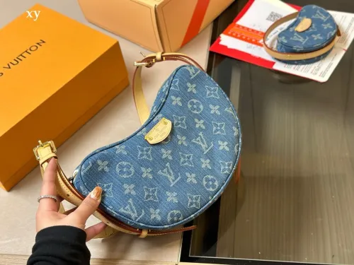 LV Shoulder Bag 002 DB091 25cm