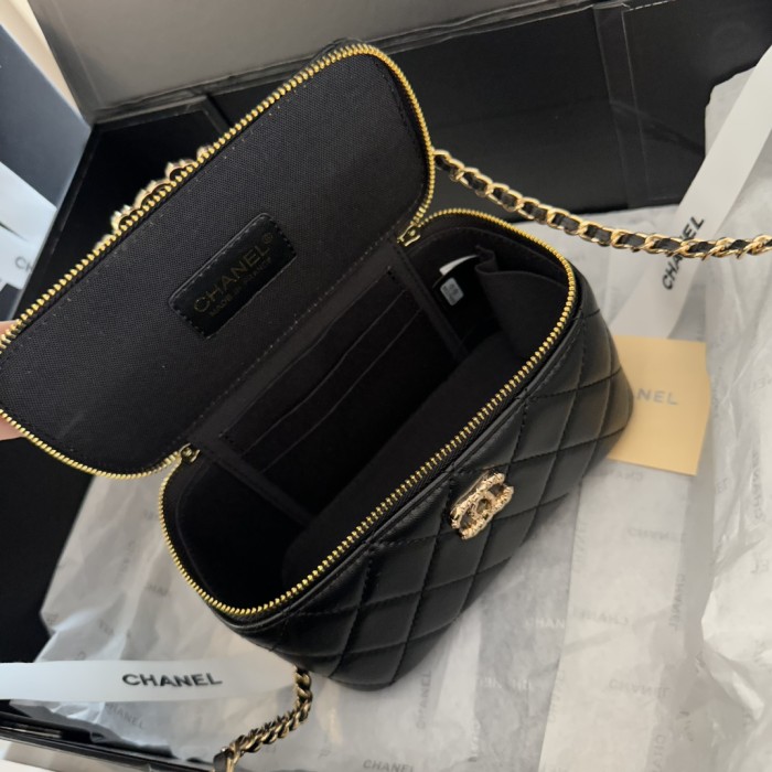 Chanel Cosmetic Bag 004 DB551 18cm