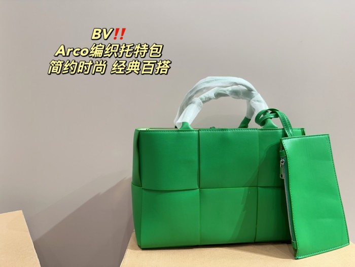 Bottega Veneta Arco Tote 003 DB041 32cm