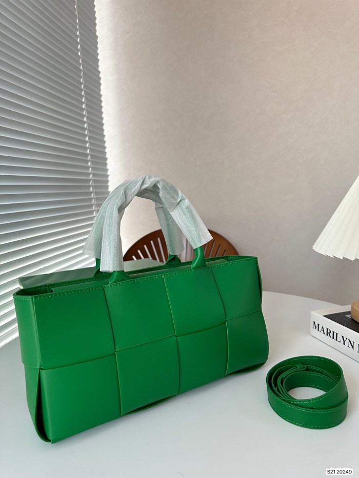 Bottega Veneta Tote 20249 DB071 33cm