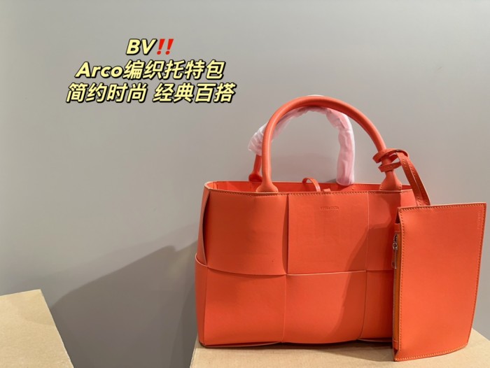 Bottega Veneta Arco Tote 003 DB041 32cm
