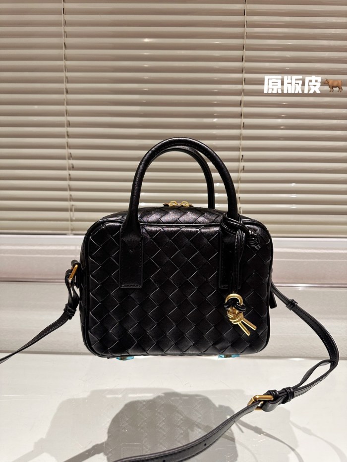 Bottega Veneta Getaway Handbag 002 DB542 23cm