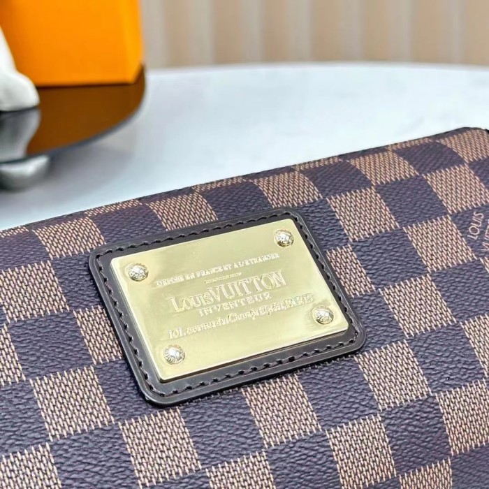 LV EVA Chain Bag M95567 KF051 25cm