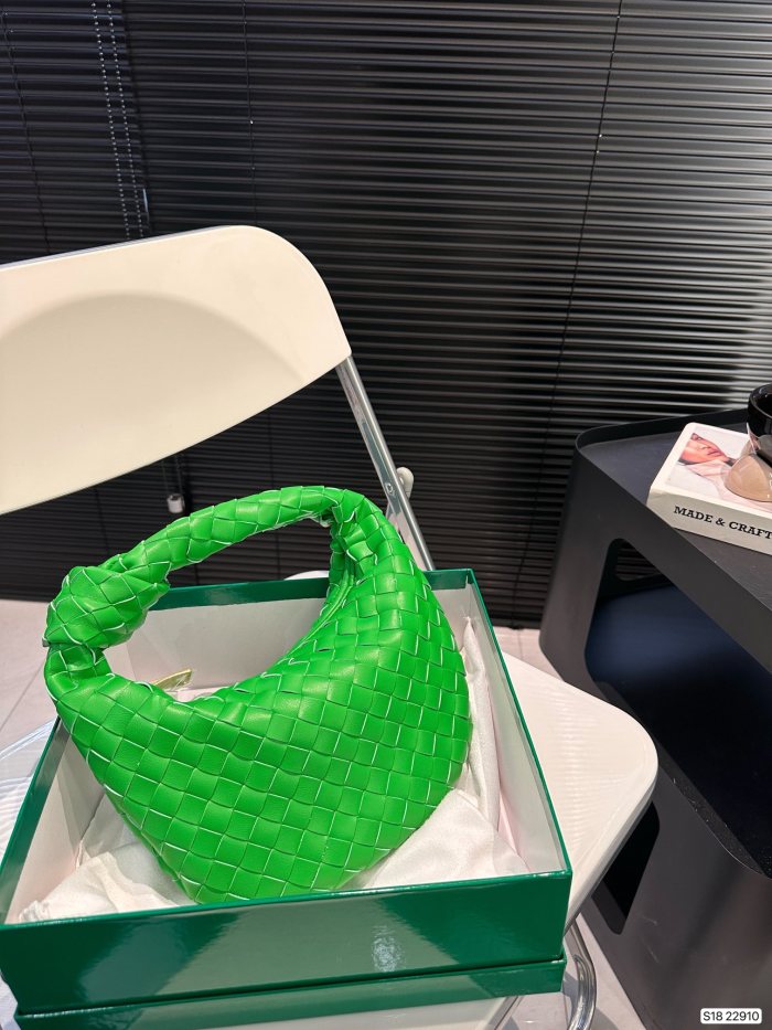 Bottega Veneta Handbag 22910 DB551 27cm