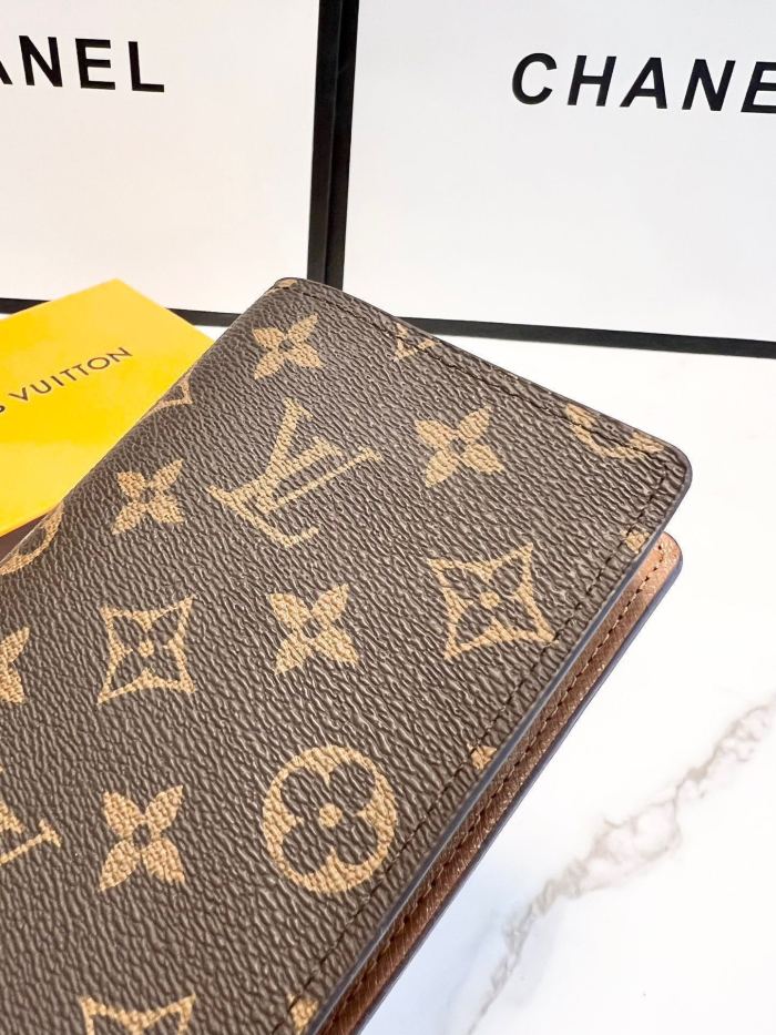 LV Passport holder 008 DB58 10.5cm
