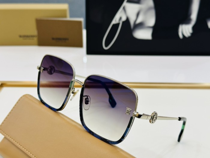 Burberry Sunglasses BE3129 SM051