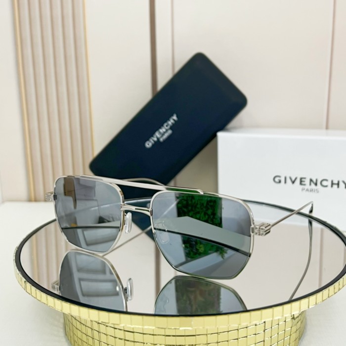 Givenchy Sunglasses GV40041U SM051