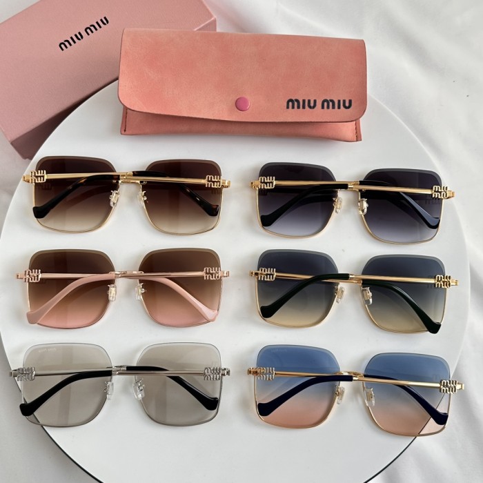 Miu Miu Sunglasses SMU 259YS SM051