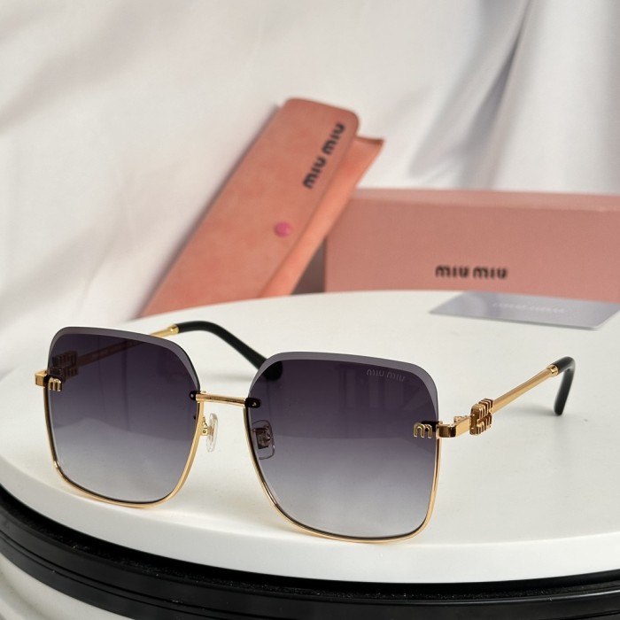 Miu Miu Sunglasses SMU 259YS SM051