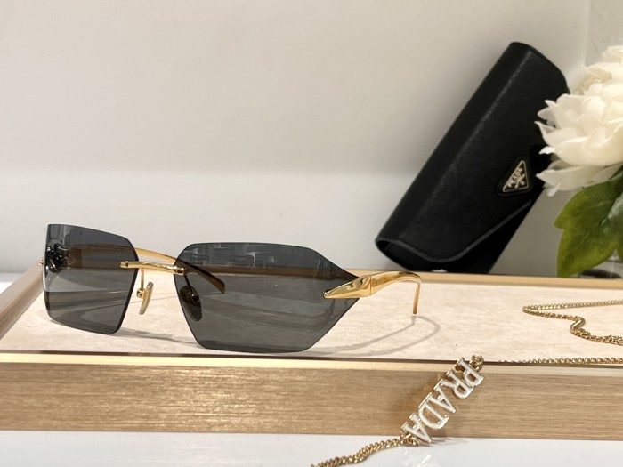 Prada Sunglasses SPRA56 SM051